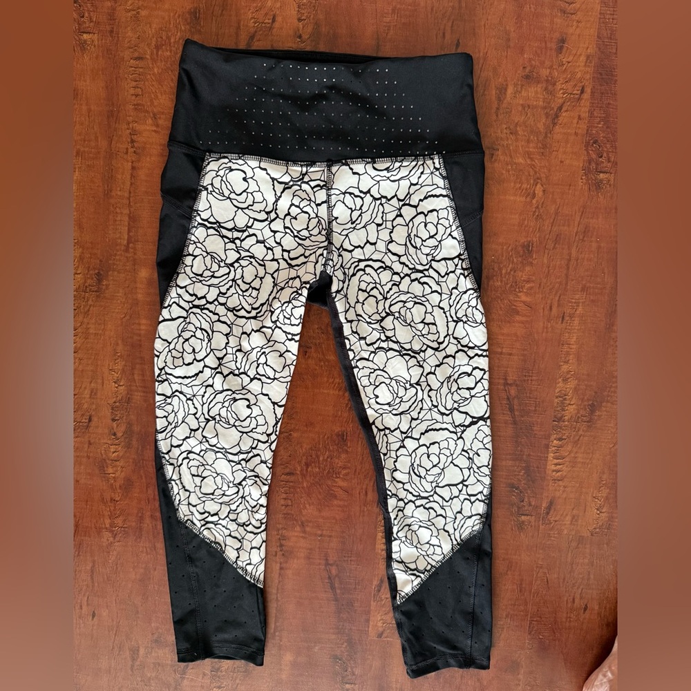 Floral Patterned  capri  Leggings
